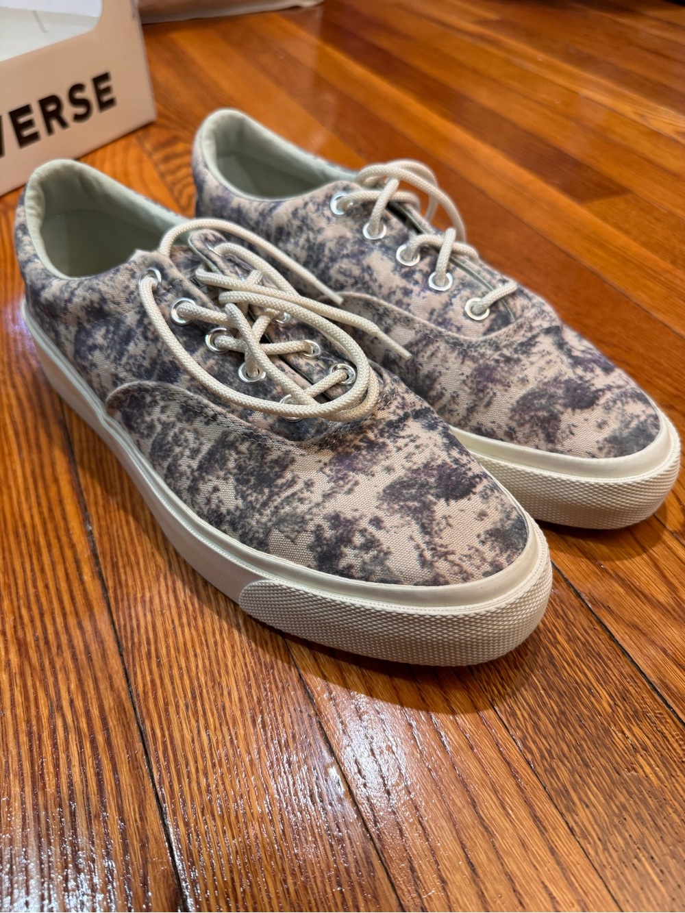 Converse x John Elliott Skid Grip Men’s 10.5 Women’s 12